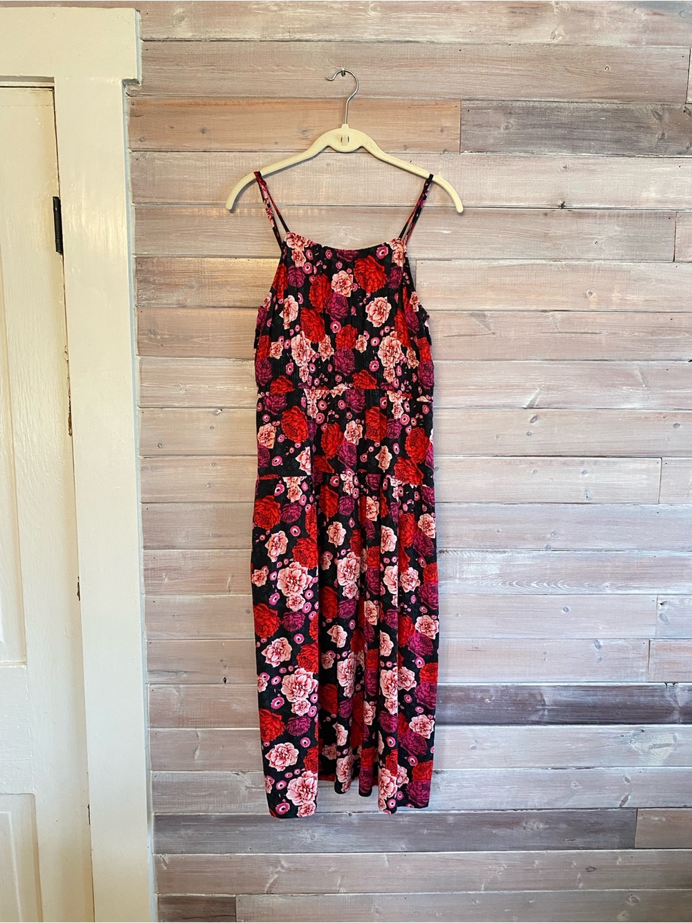 Old navy black red pink rose floral dress size medium